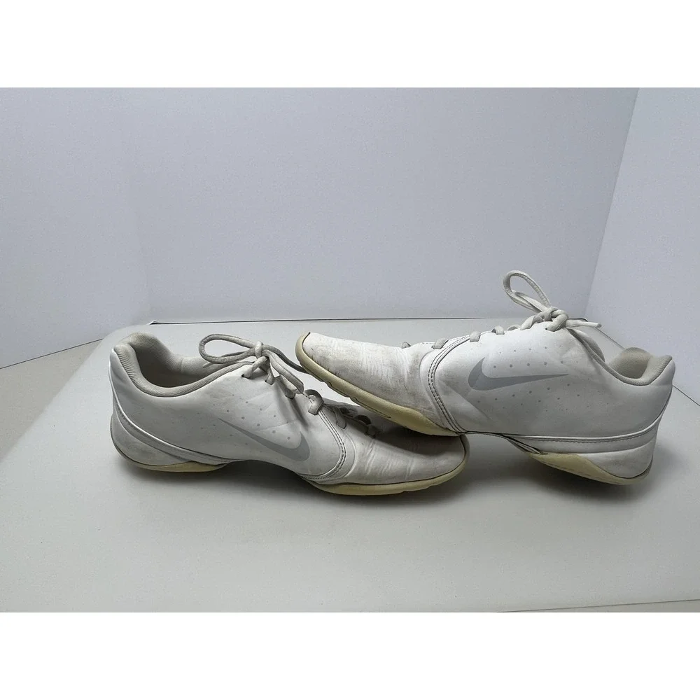 Nike Cheer Dance Shoes Womens Size 10 White Gold Training Sneakers‎ 647937-100